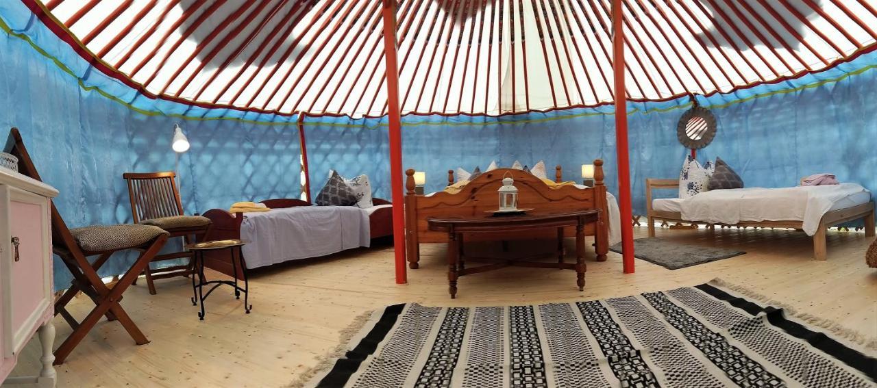 Mongolische Jurte Im Art.Quartier Hotel Velgast Luaran gambar