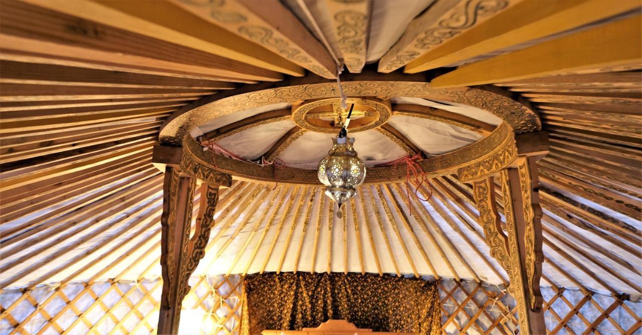 Mongolische Jurte Im Art.Quartier Hotel Velgast Luaran gambar